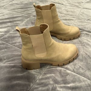 Madden girl tan boot size 9